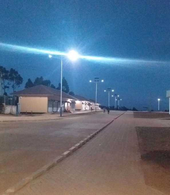 武汉市非洲科特迪瓦太阳能路灯工程